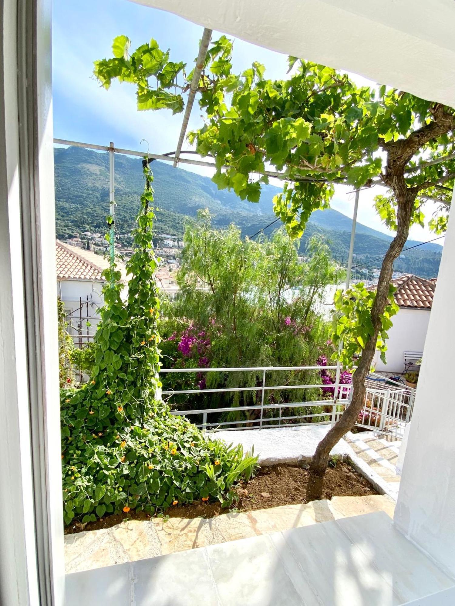 Stylish Vathy Studio With Sea View Esterno foto